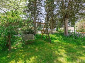 1305 N 171st Street, Shoreline WA 98133