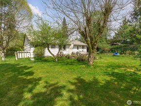 1305 N 171st Street, Shoreline WA 98133