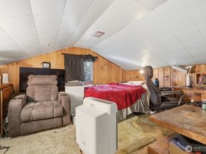 1305 N 171st Street, Shoreline WA 98133