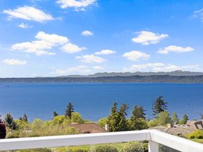 27525 12th Place S, Des Moines WA 98198