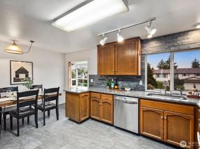 27525 12th Place S, Des Moines WA 98198