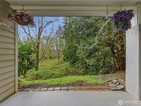 18501 SE Newport Way H136, Issaquah WA 98027
