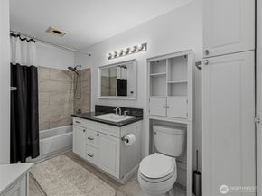 18501 SE Newport Way H136, Issaquah WA 98027