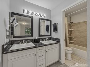 18501 SE Newport Way H136, Issaquah WA 98027