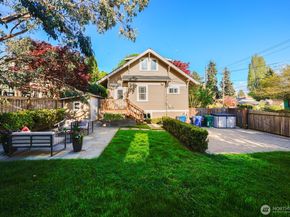 6703 17th Avenue NW, Seattle WA 98117