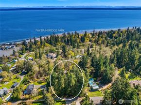 15335 Sunrise Drive NE, Bainbridge Island WA 98110