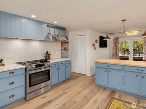 15335 Sunrise Drive NE, Bainbridge Island WA 98110