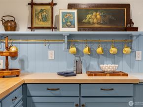 15335 Sunrise Drive NE, Bainbridge Island WA 98110