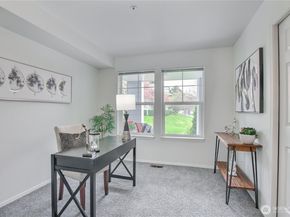 4081 224th Lane SE 107, Issaquah WA 98029