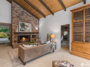 16521 NE 1st Place, Bellevue WA 98008