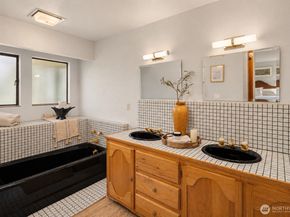 16409 NE 43rd Ct, Redmond WA 98052