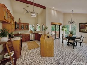 16409 NE 43rd Ct, Redmond WA 98052