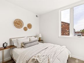 5819 Phinney Avenue N 405, Seattle WA 98103