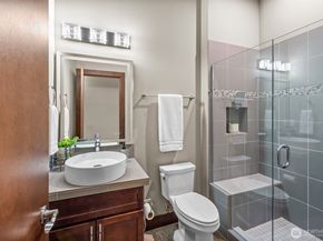 4005 NE 3rd Place E, Renton WA 98056
