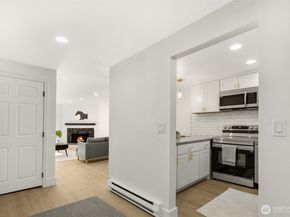 14527 NE 40th Street G104, Bellevue WA 98007