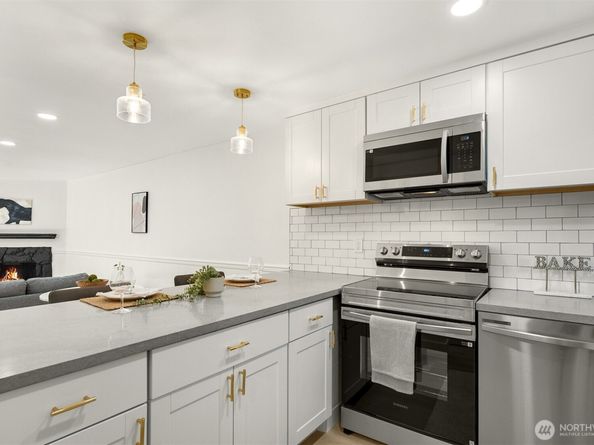 14527 NE 40th Street G104, Bellevue WA 98007