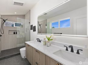 929 N 87th Street, Seattle WA 98103