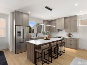 929 N 87th Street, Seattle WA 98103