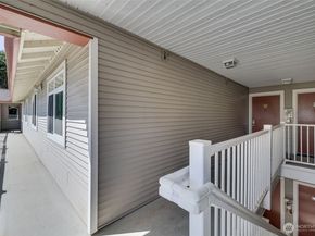 14819 29th Avenue W L304, Lynnwood WA 98087