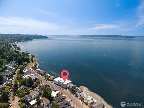 4163 Beach Drive SW 102, Seattle WA 98116