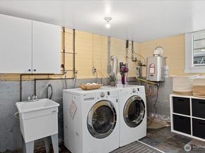 1020 NE 100th Street, Seattle WA 98125
