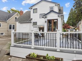 1020 NE 100th Street, Seattle WA 98125