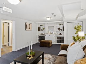 1020 NE 100th Street, Seattle WA 98125