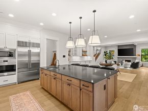 10668 SE 32nd Street, Bellevue WA 98004