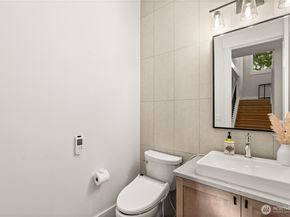 10668 SE 32nd Street, Bellevue WA 98004