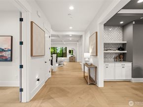 10668 SE 32nd Street, Bellevue WA 98004