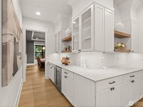 10668 SE 32nd Street, Bellevue WA 98004