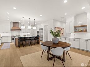 10668 SE 32nd Street, Bellevue WA 98004