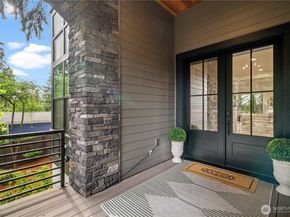 10668 SE 32nd Street, Bellevue WA 98004