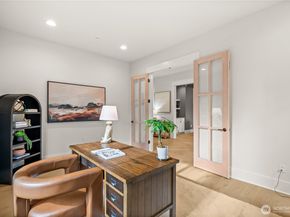 10668 SE 32nd Street, Bellevue WA 98004
