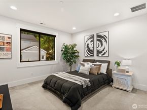 10668 SE 32nd Street, Bellevue WA 98004