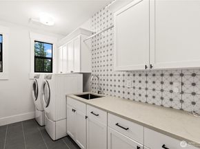 10668 SE 32nd Street, Bellevue WA 98004