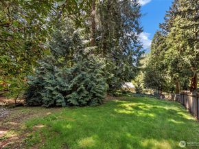 8941 170th Court NE, Redmond WA 98052