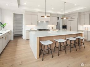 16653 SE 7th Street, Bellevue WA 98008