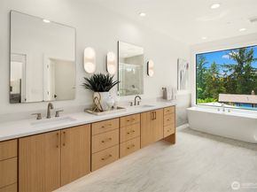 16653 SE 7th Street, Bellevue WA 98008