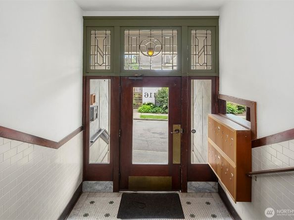 416 E Roy Street H, Seattle WA 98102