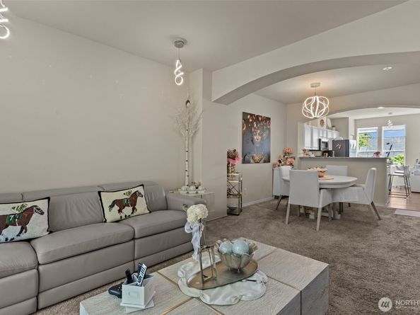 21919 39th Place S 102, Kent WA 98032