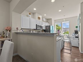 21919 39th Place S 102, Kent WA 98032