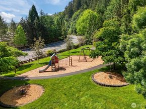 21919 39th Place S 102, Kent WA 98032