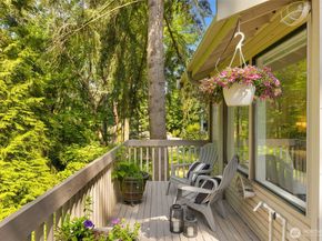 5221 Somerset Drive SE, Bellevue WA 98006