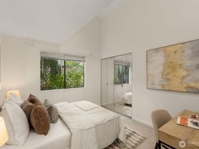 5221 Somerset Drive SE, Bellevue WA 98006