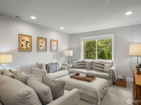 10425 NE 112th Street, Kirkland WA 98033