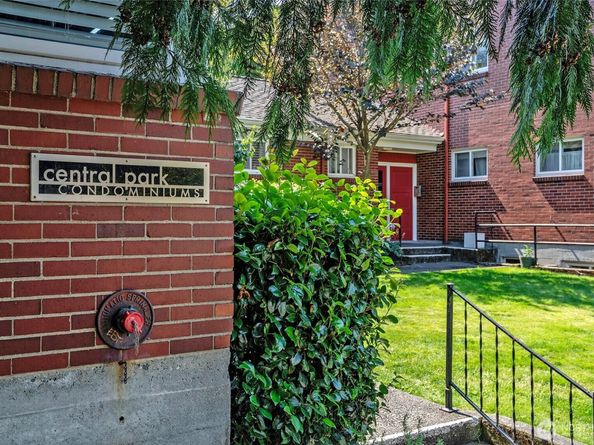 4405 SW Alaska Street 304, Seattle WA 98116
