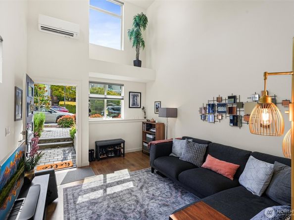 5021 Sand Point Place NE E, Seattle WA 98105