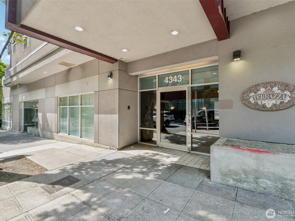 4343 Roosevelt Way NE 608, Seattle WA 98105