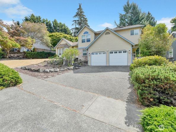 4417 Somerset Lane, Kent WA 98032